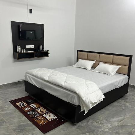 Shri Narayanam Guest House And Home Stay Ayodhya Exteriér fotografie